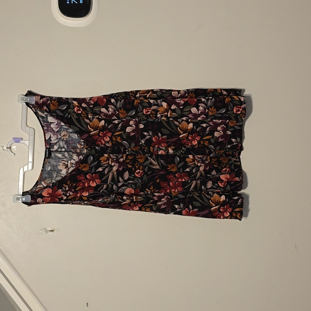 Sleeveless shirt